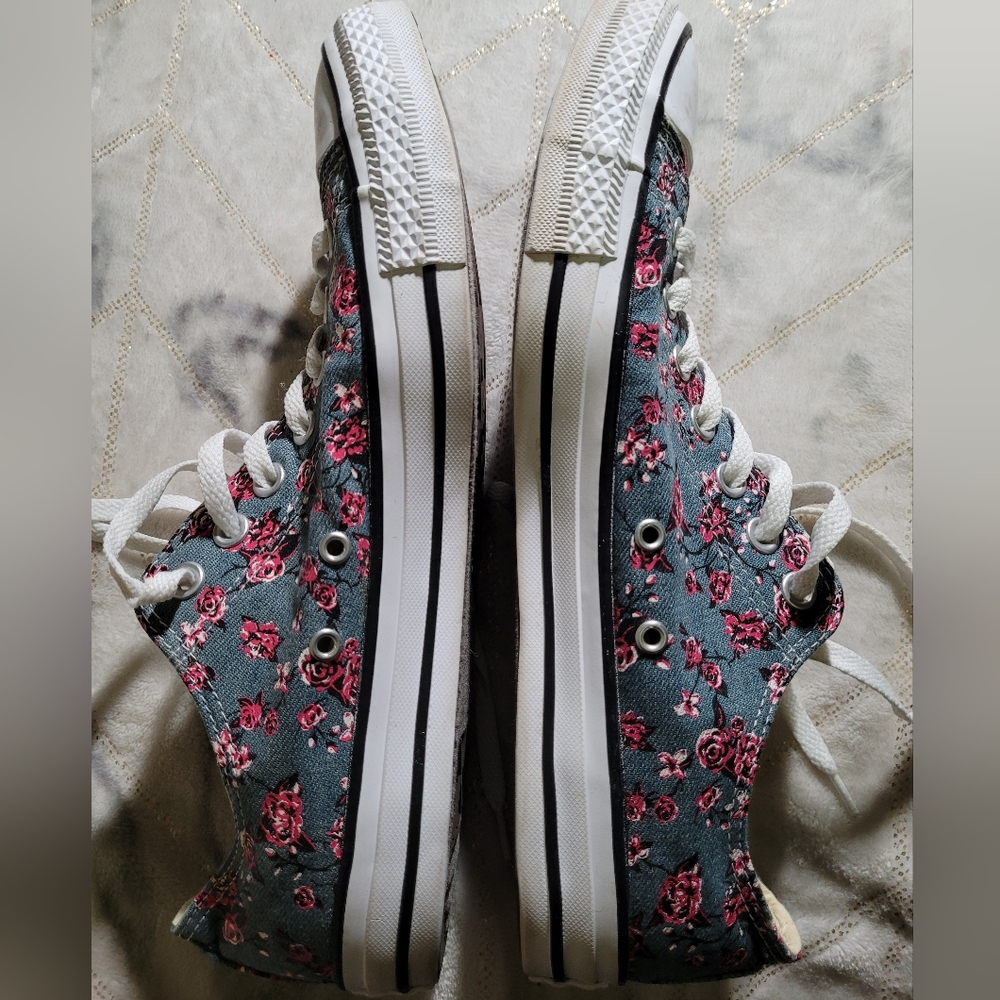 CONVERSE Chuck Taylor All Stars Denim Floral Roses Sneakers Shoes Size 12 Women, - Picture 3 of 6
